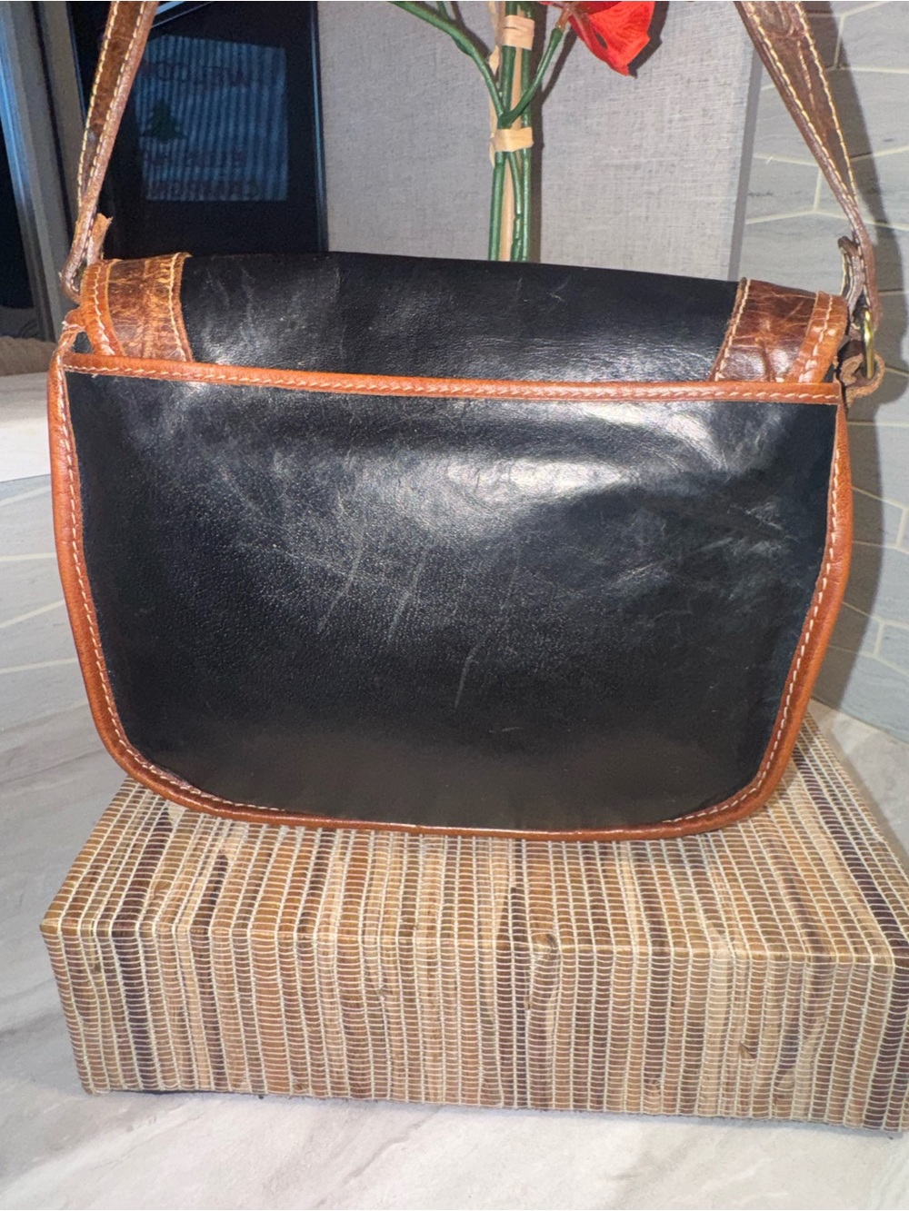 Vintage Brahmin Buttery Soft Black and Brown Leather Crossbody Bag GUC - Picture 4 of 12